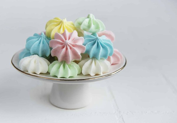 Comment réaliser des meringues croquantes à l'extérieur et fondantes à l'intérieur?